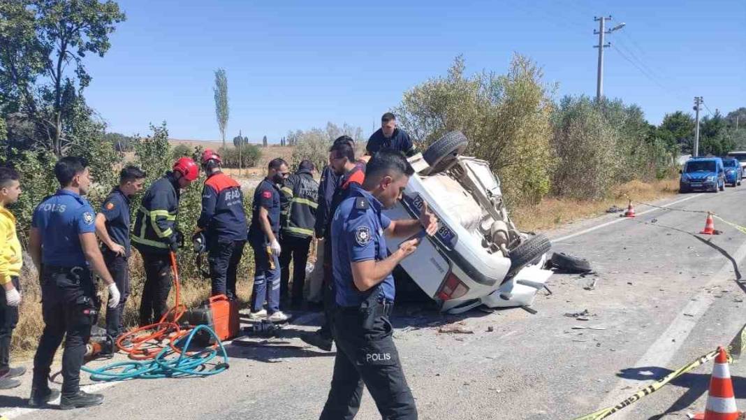 Aksaray'da feci kaza! Araçlar kağıt gibi ezildi: Ölü ve yaralılar var 9